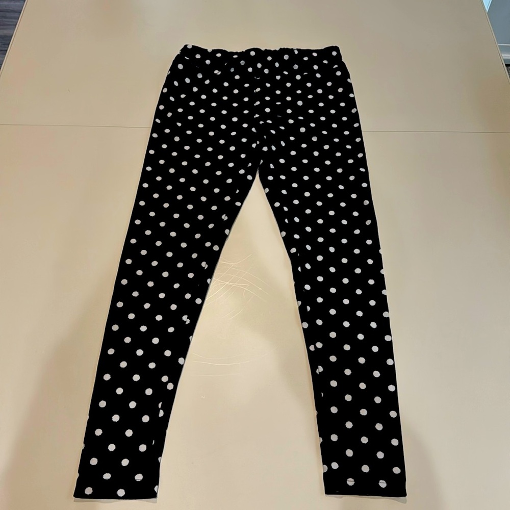 Time and Tru leggings. Polka dot. Black /white